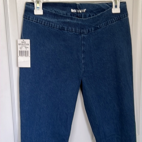 NWT Rock Revolution denim Legging jeans Sz 29 rhinestone studded logo in back - Picture 2 of 12